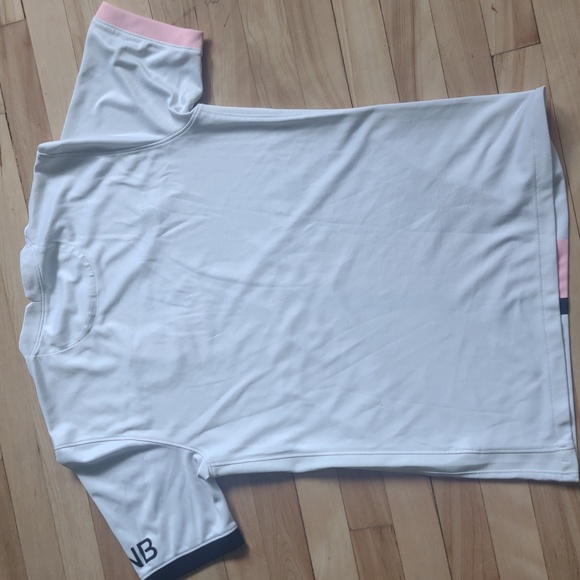 Paris Saint-Germain White and Pink Jersey - Picture 11 of 15